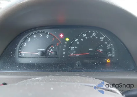 2003 Toyota Camry Le z USA, uszkodzony, nr VIN 4T1BE32K03U148605